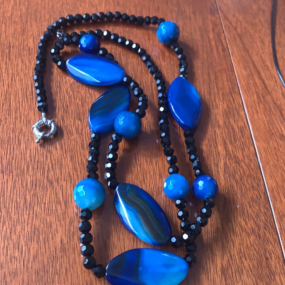 Agate and onyx necklace
